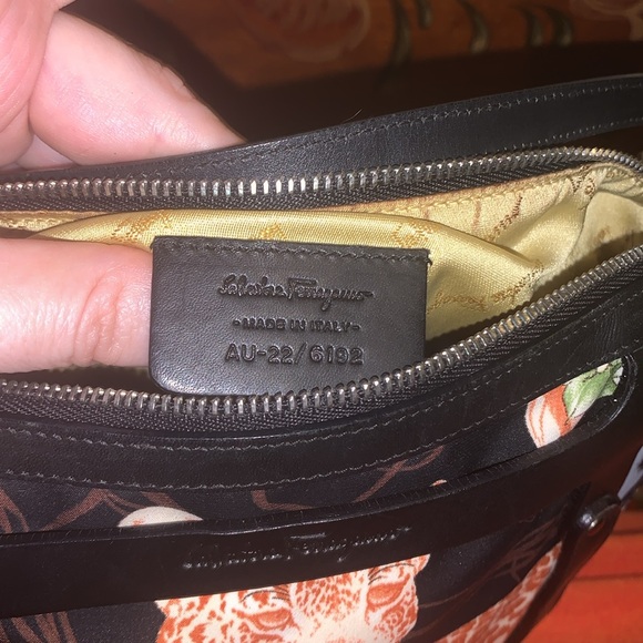 Small Ferragamo top handle mini bag/clutch - Picture 5 of 7